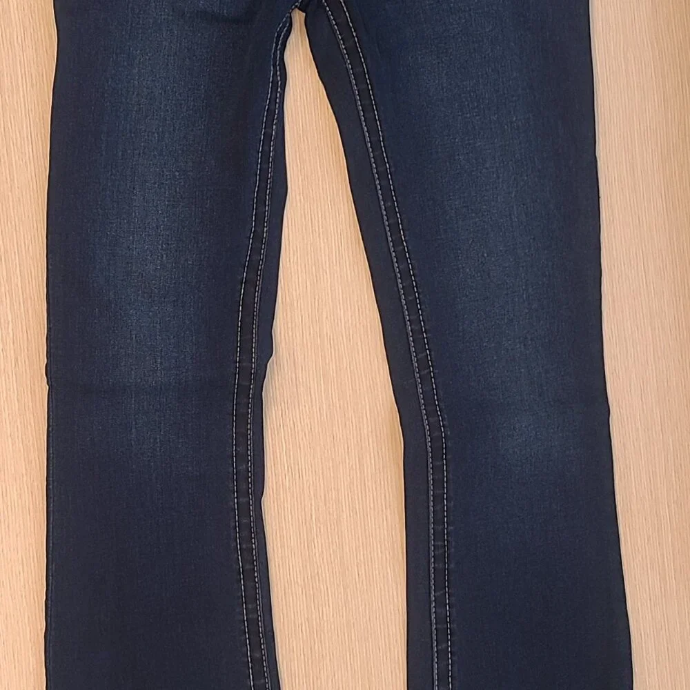 True Religion mid rise size 28 jeans - Picture 6 of 6